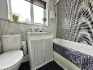 Family Bathroom- click for photo gallery